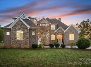 121 Dabbling Duck Cir, Mooresville, NC 28117