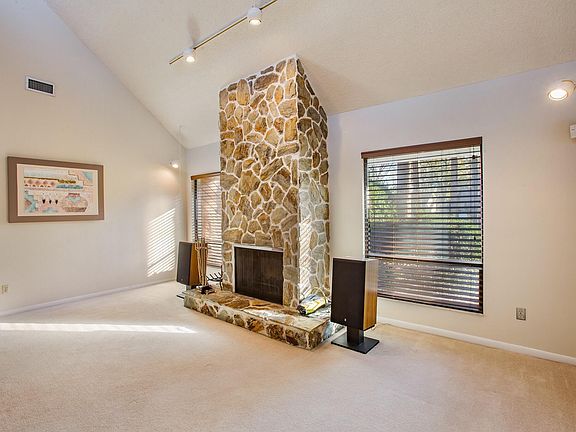 3rd image of 15610 16TH Avenue NE