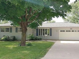 1138 E Grant St, Macomb, IL 61455