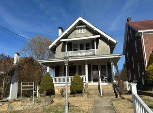 810 Maple Rd, Charleston, WV 25302