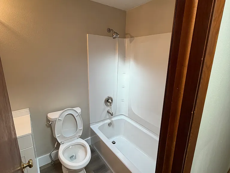 5090 Dostie Dr S — Photo 10