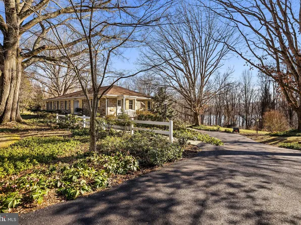 13401 Cambria Farms Rd, Phoenix, MD 21131