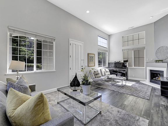 4th image of 3172 Tuscolana Way