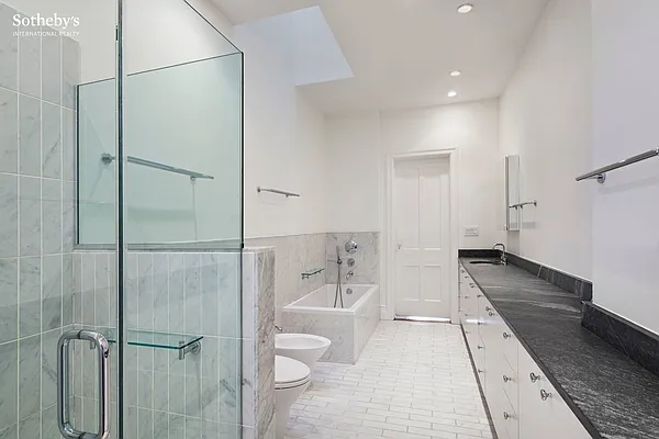 Rented by Sotheby's International Realty | media 33