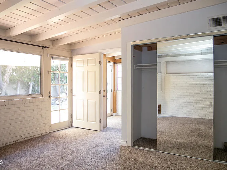 7601 Flight Ave — Photo 24