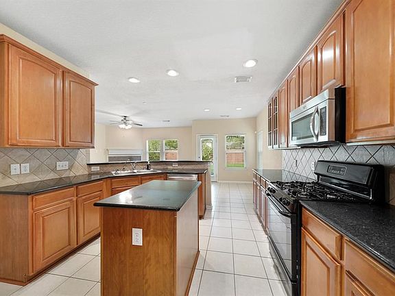 5th image of 2706 Golden Creek Ln