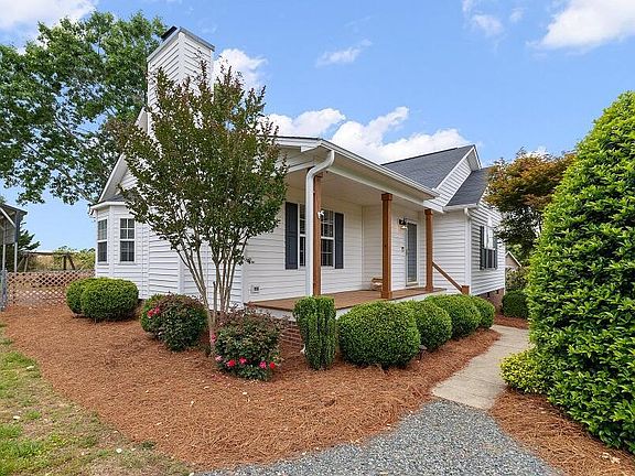 3rd image of 6512 Bridgemont Ln