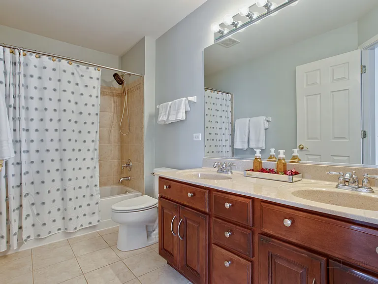620 Geneva Ct — Photo 23