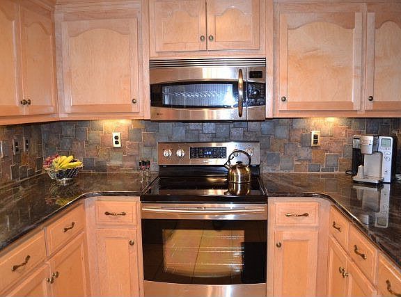 4th image of 116 Charles Towne Dr