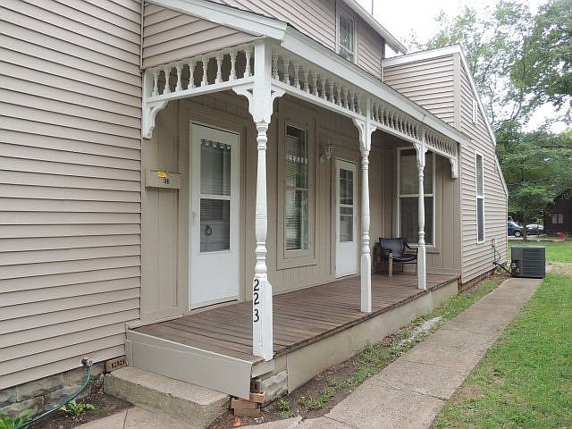2nd image of 223 Dehart St