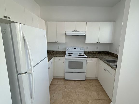 4th image of 8250 W 21st Ln #B306
