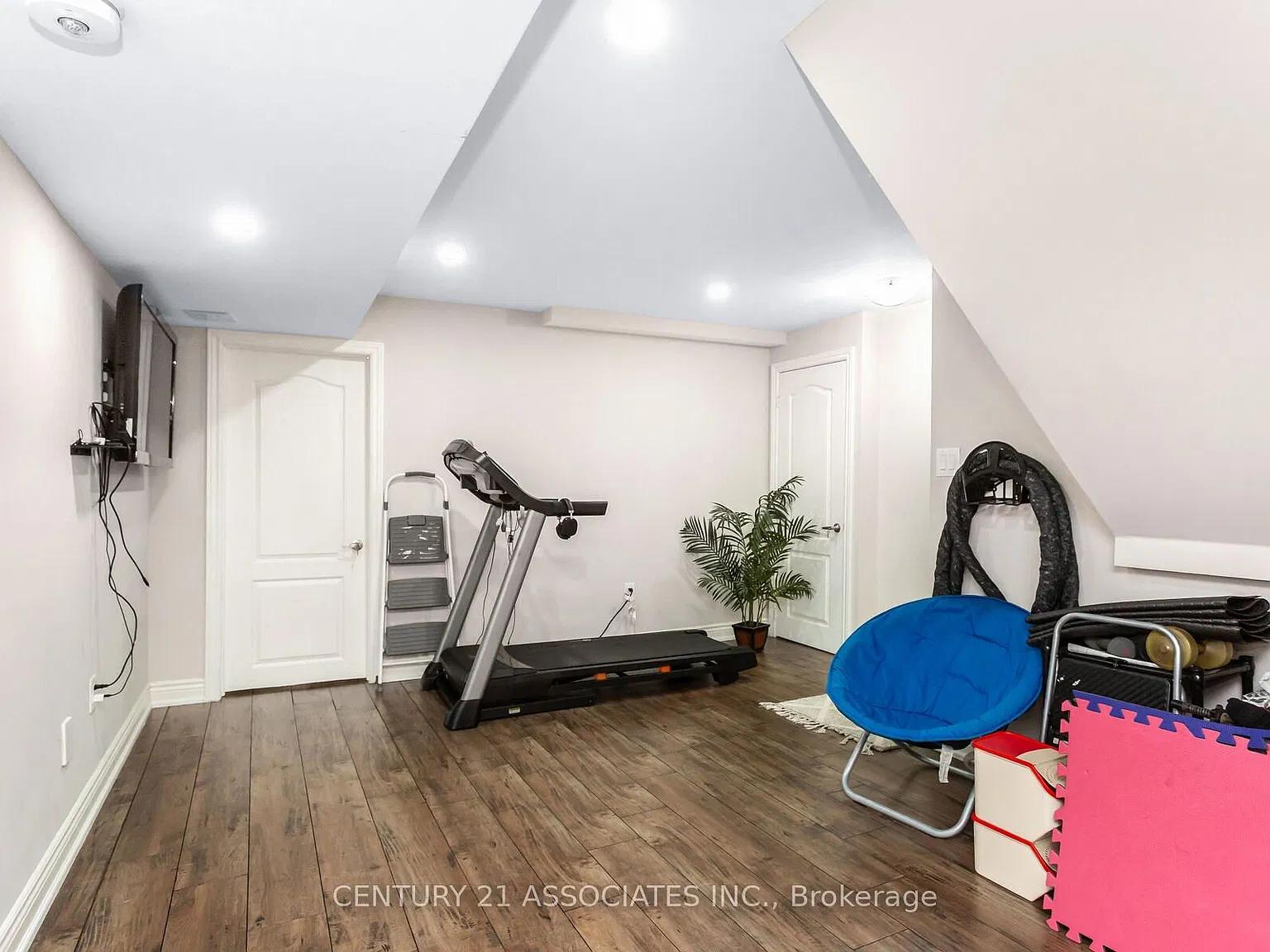 2 bed, $1,800 — Photo 3