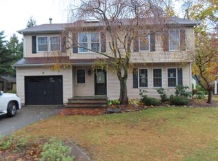66 Glenna Little Trl, Huntington, NY 11743