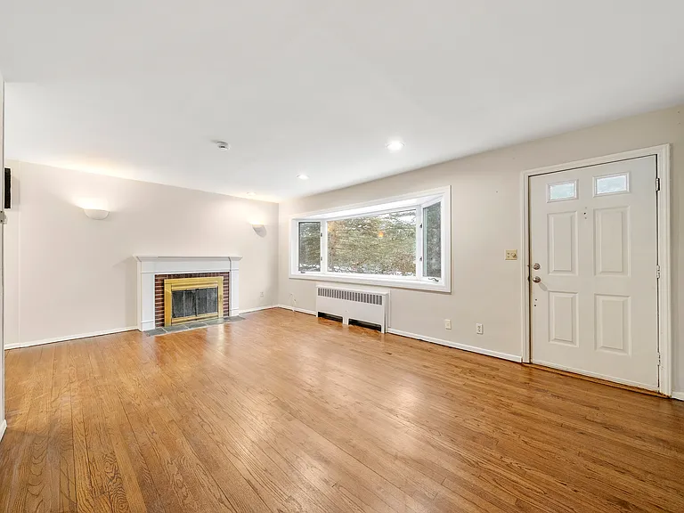 44 Knickerbocker Rd — Photo 10
