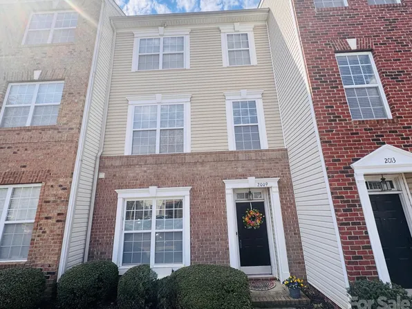 2009 Cambridge Beltway Dr, Charlotte, NC 28273