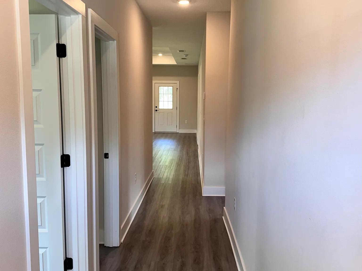 3 bed, 1365 sqft, $2,000 — Photo 2