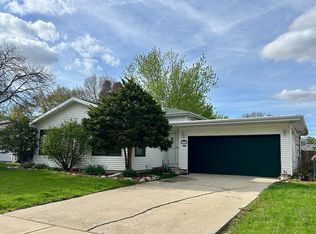 121 E Milner Ave, Dekalb, IL 60115