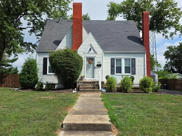 207 W Lebanon St, Nashville, IL 62263