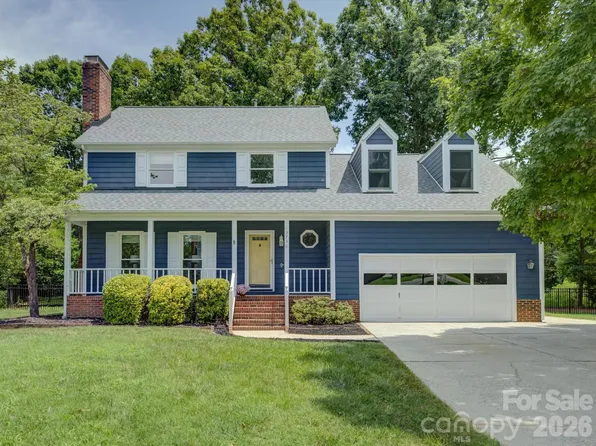 13736 Strathaven Dr, Matthews, NC 28105