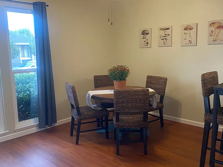 818 Portugal Way — Photo 4