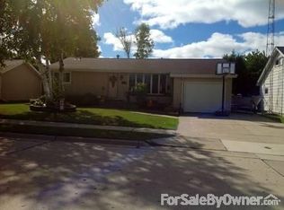 805 29th St, Two Rivers, WI 54241