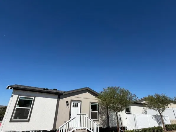 3444 Center St #65, Riverside, CA 92501