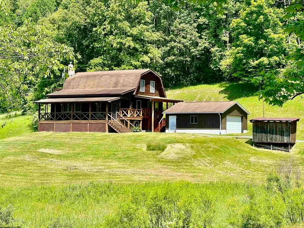 361 Stringtown Rd, Mannington, WV 26582
