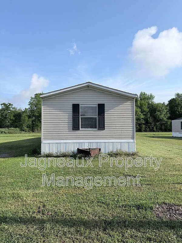 3 bed, 2.0 bath, 1280 sqft, $1,200 — Photo 1