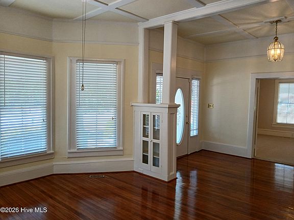 5th image of 670 Conway Road
