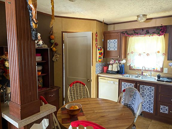 5th image of 701 Paca St