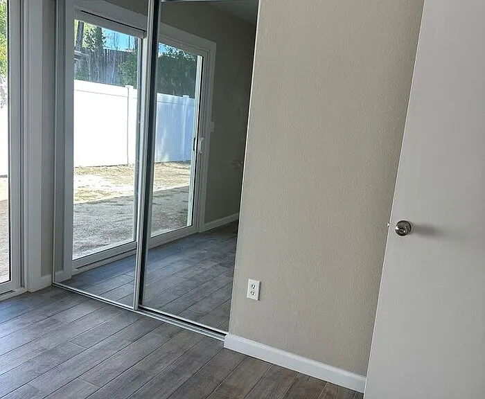 24437 La Glorita Cir — Photo 7