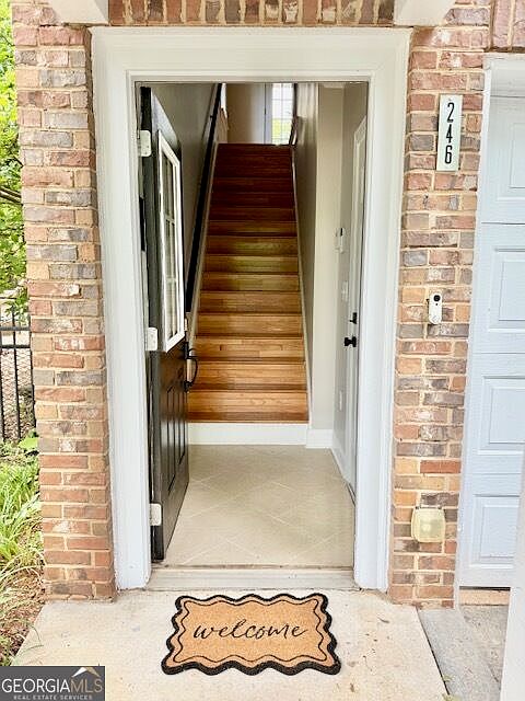 2nd image of 246 Carlyle Park Dr NE