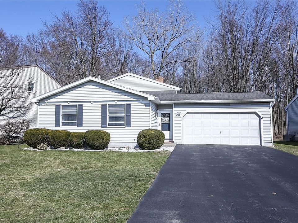 1st image of 32 Meadowlark Dr
