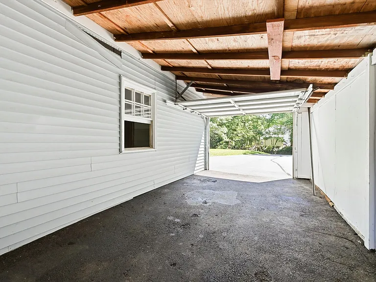 700 Sugars Bridge Rd — Photo 14