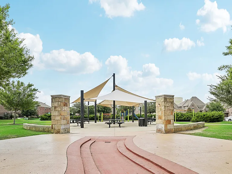 7228 Ridgepoint Dr — Photo 25