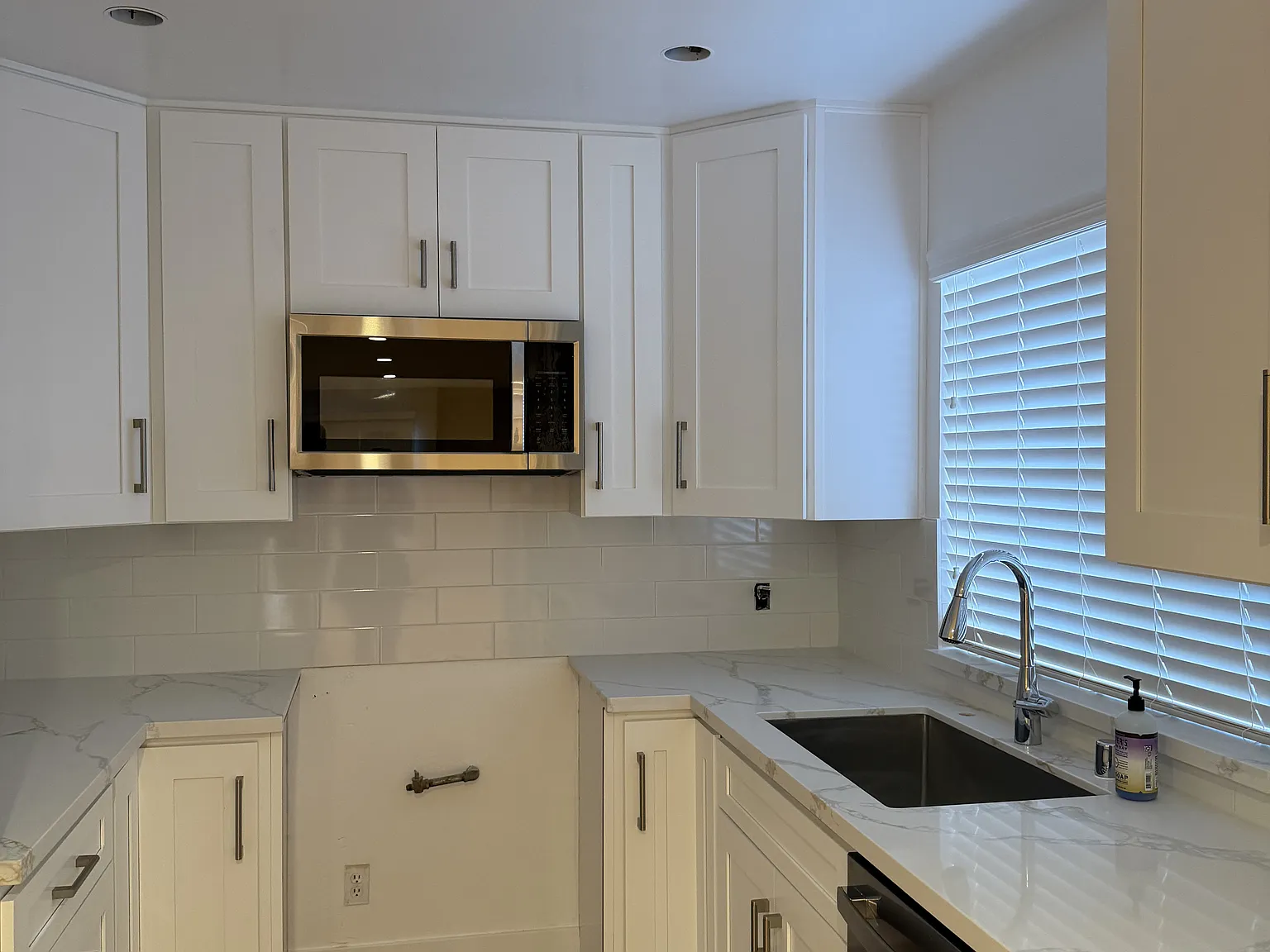 2 bed, 1000 sqft, $2,800 — Photo 3