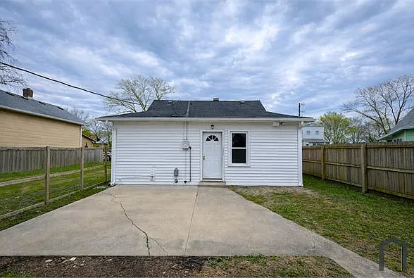 1750 Olive St — Photo 10