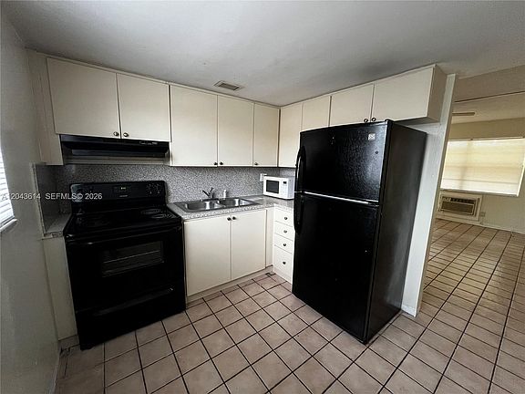 2nd image of 13 NE 2nd Ave APT 104