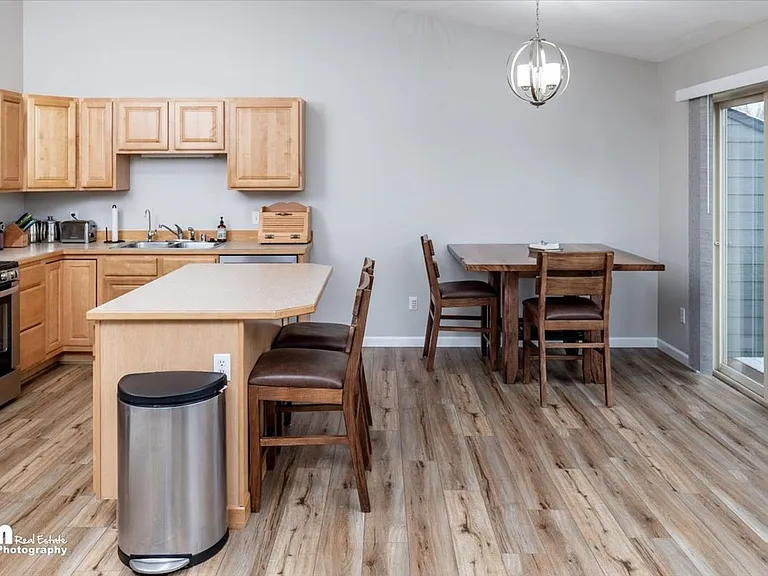 2895 S Avalon Cir — Photo 10