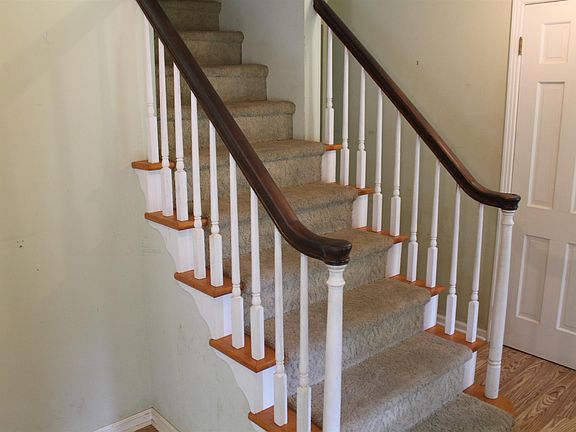3rd image of 111 Oak Park Dr