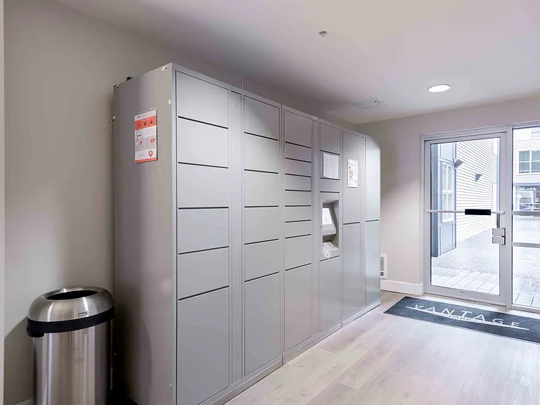 700 Broadway Apartments — Photo 14
