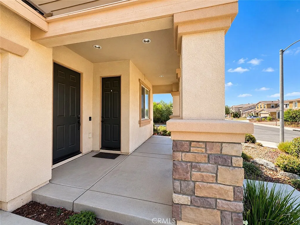 3 bed, 2981 sqft, $4,250 — Photo 3