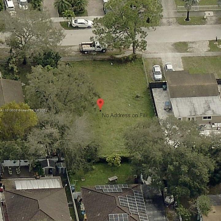 2nd image of Nw St