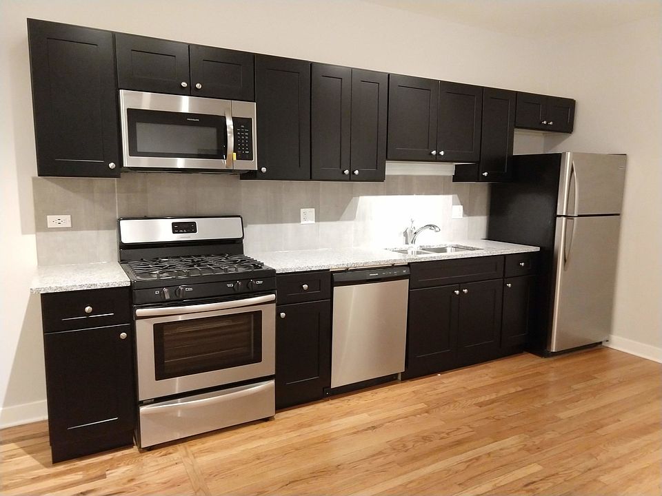 1st image of 4113 W Lawrence Ave #3