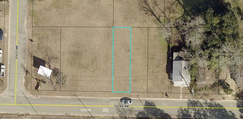 1st image of 804 1st Ave NW