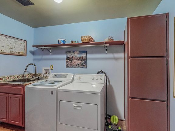 4th image of 2338 Santa Barbara Dr