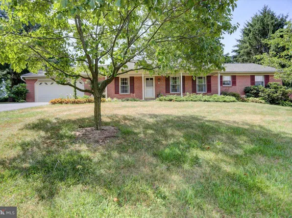 19605 Granada Ct, Hagerstown, MD 21742