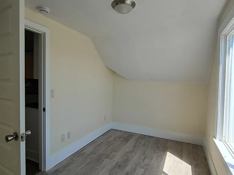 1107 Griswold St #3 — Photo 8