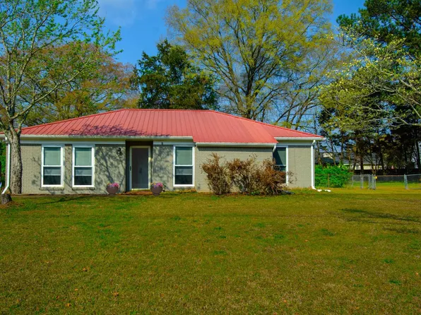 1223 Pointer Dr SW, Jacksonville, AL 36265