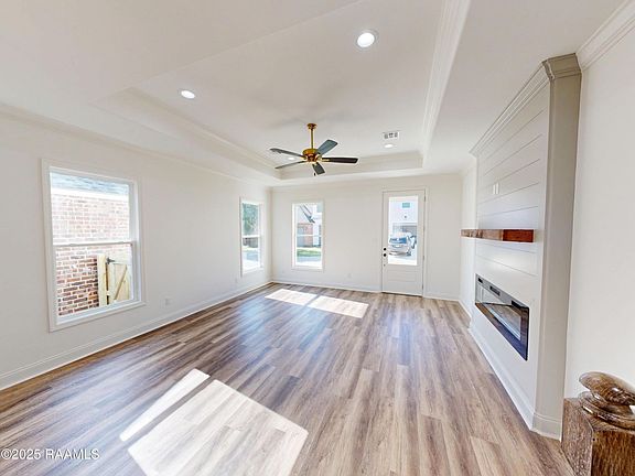 5th image of 114 Chimney Rock Blvd